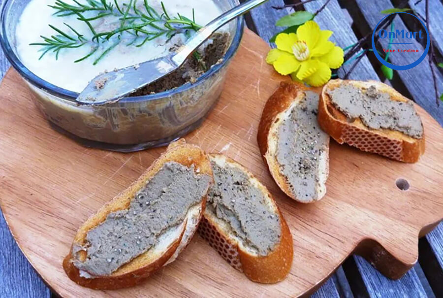Pate thịt heo ăn kèm với bánh mì Pate thịt heo ăn kèm với bánh mì