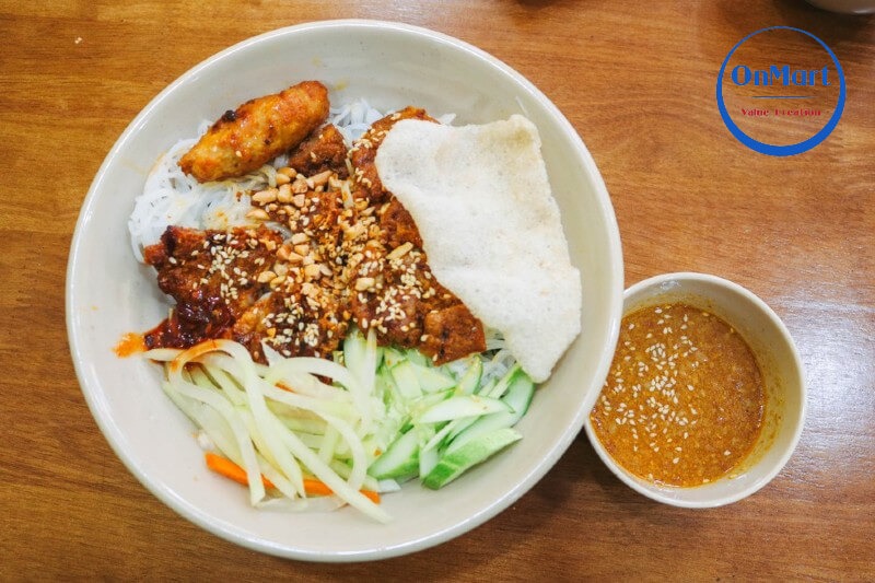Nước sốt đậu phộng ăn bún thịt nướng ngon hết ý Nước sốt đậu phộng ăn bún thịt nướng ngon hết ý