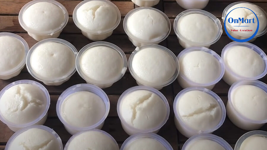 Bánh bò xốp làm từ bột gạo và cơm rượu Bánh bò xốp làm từ bột gạo và cơm rượu