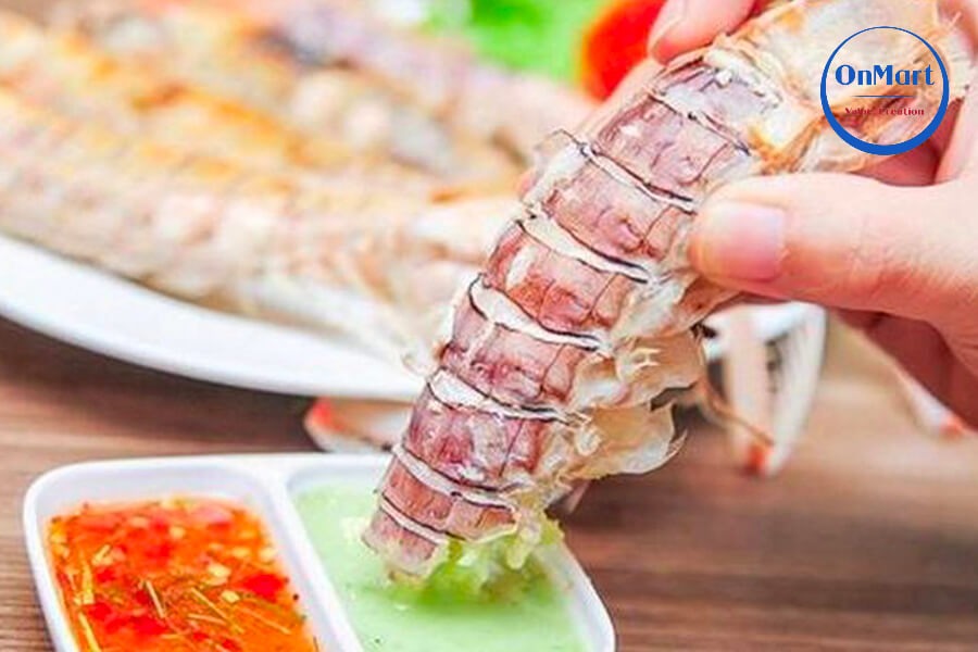 Tôm tích luộc chấm muối ớt xanh Tôm tích luộc chấm muối ớt xanh